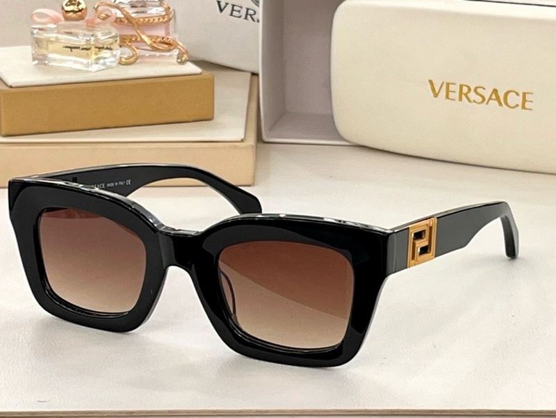 Versace Sunglasses 39